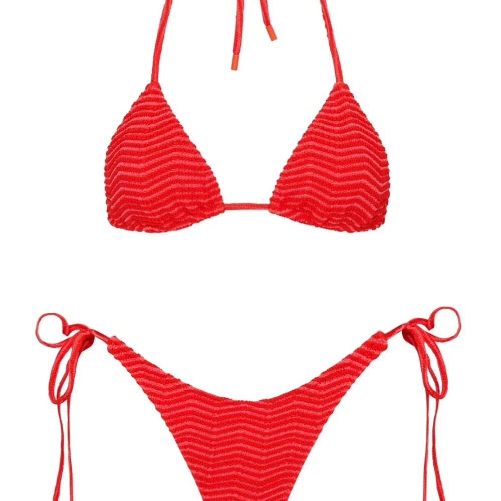 Triagl VINCA - MATO RED TRIANGLE BIKINI SET comes with the matching bag